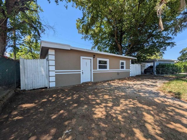 2861 NW 5th Street, Pompano Beach, FL 33069