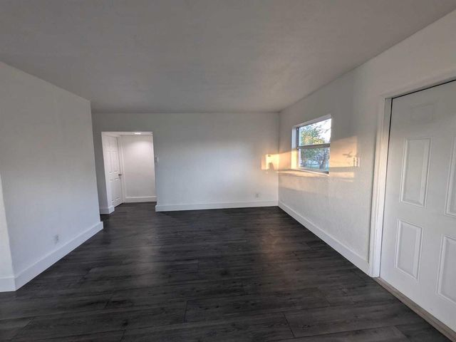 2861 NW 5th Street, Pompano Beach, FL 33069