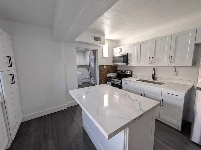 2861 NW 5th Street, Pompano Beach, FL 33069