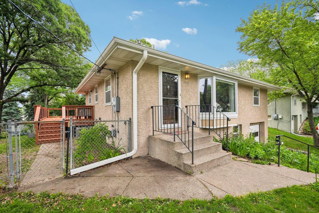 2154 William Street, Roseville, MN 55113
