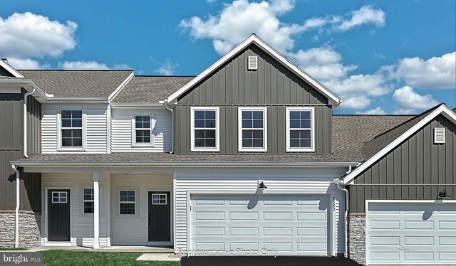 7839 OAK BROOK DR, Harrisburg, PA 17112