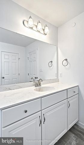 7839 OAK BROOK DR, Harrisburg, PA 17112