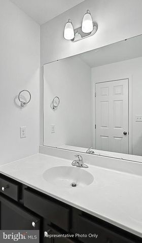 7839 OAK BROOK DR, Harrisburg, PA 17112