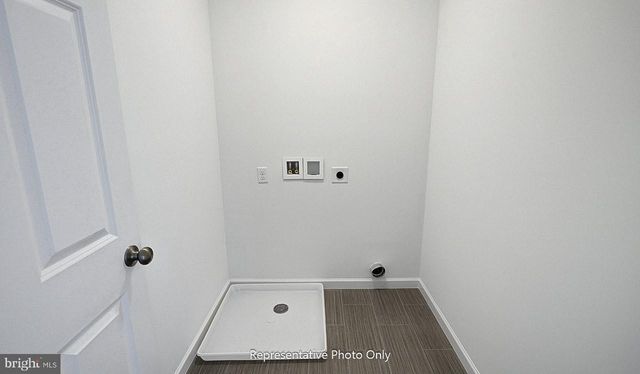 7839 OAK BROOK DR, Harrisburg, PA 17112