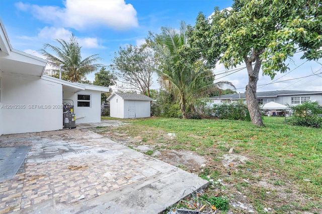 1061 NW 108 ter c, Miami, FL 33168