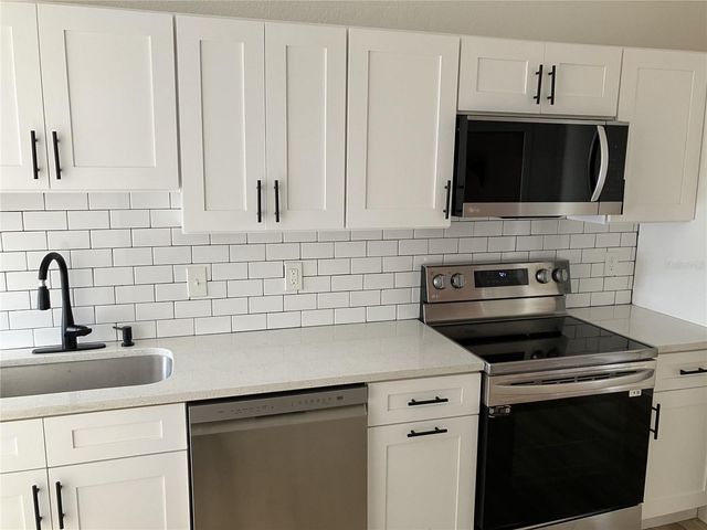 11630 79TH AVENUE, Seminole, FL 33772