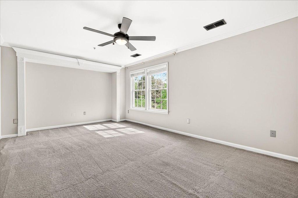 Image 30 of property listing at 18733 FALLING RIVER DR, Gaithersburg, MD 20879