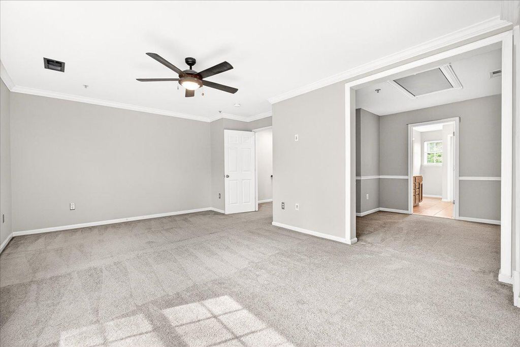 Image 31 of property listing at 18733 FALLING RIVER DR, Gaithersburg, MD 20879