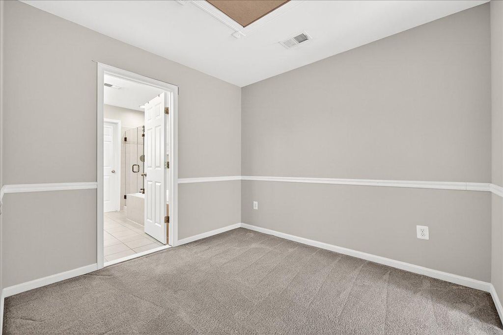 Image 33 of property listing at 18733 FALLING RIVER DR, Gaithersburg, MD 20879