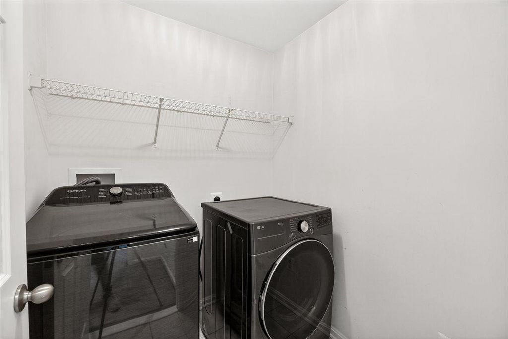 Image 37 of property listing at 18733 FALLING RIVER DR, Gaithersburg, MD 20879