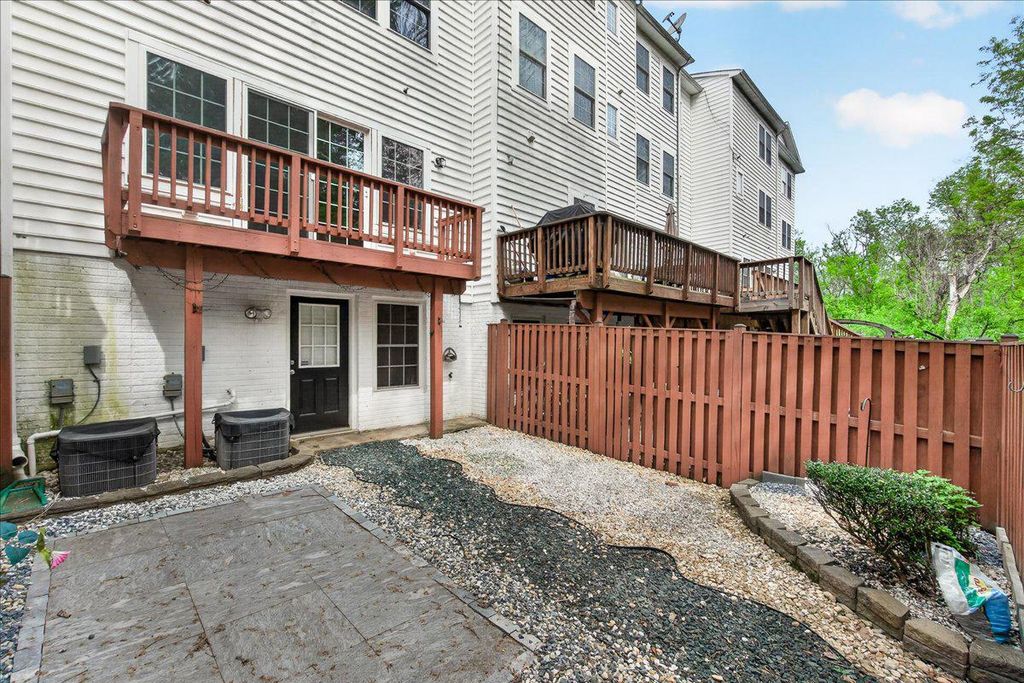 Image 44 of property listing at 18733 FALLING RIVER DR, Gaithersburg, MD 20879