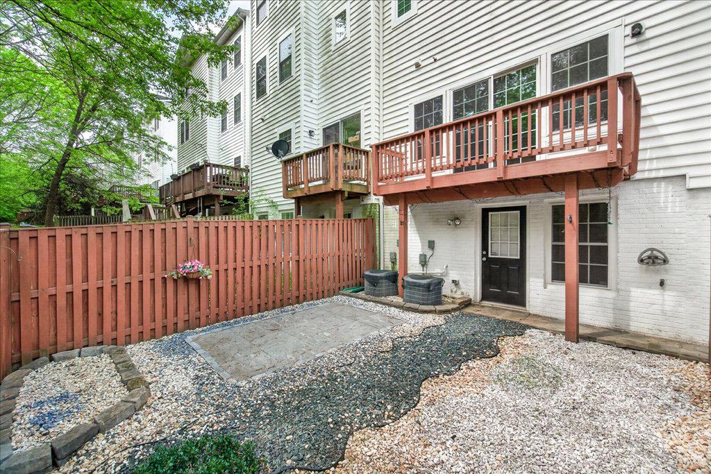 Image 45 of property listing at 18733 FALLING RIVER DR, Gaithersburg, MD 20879