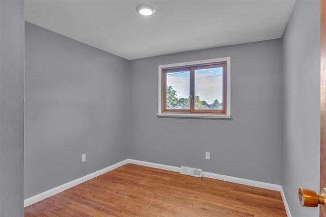 343 Teggerdine Trail, White Lake, MI 48386