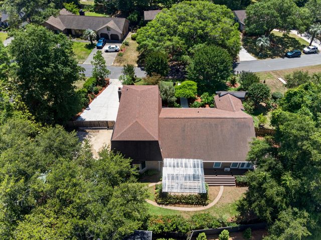 18 Old English Drive, Charleston, SC 29407