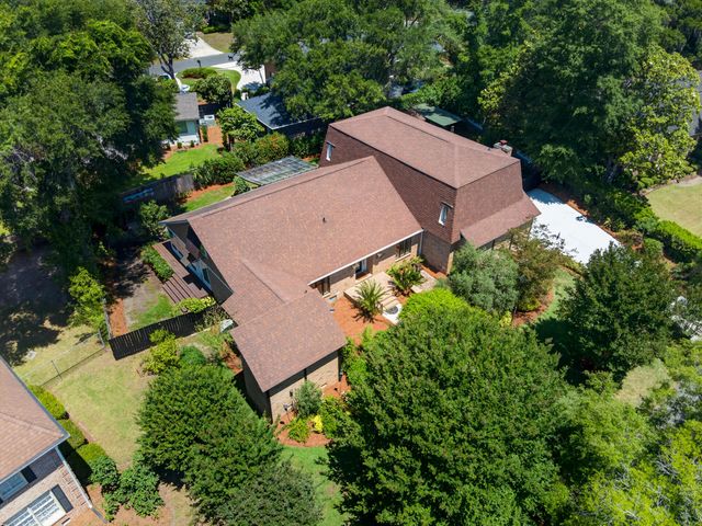 18 Old English Drive, Charleston, SC 29407
