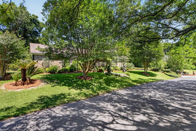 18 Old English Drive, Charleston, SC 29407
