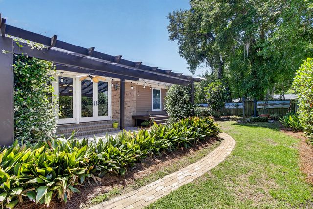 18 Old English Drive, Charleston, SC 29407