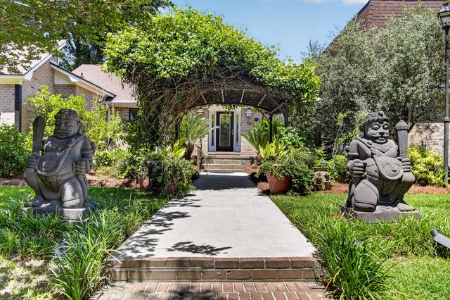 18 Old English Drive, Charleston, SC 29407