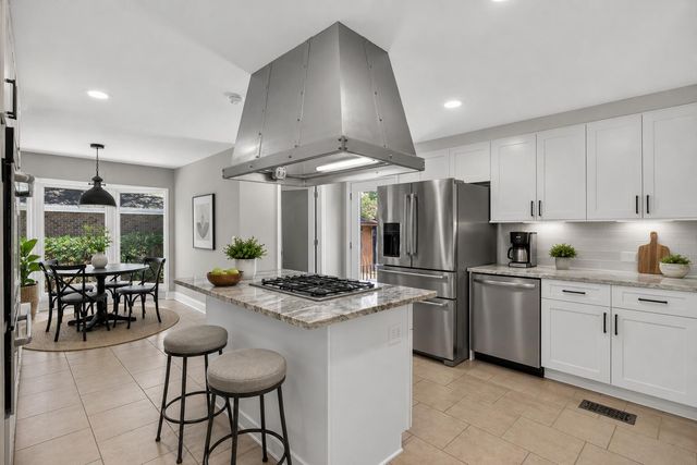 18 Old English Drive, Charleston, SC 29407