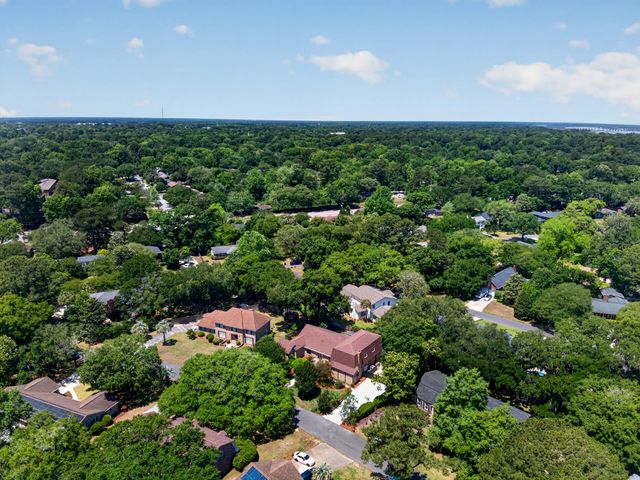 18 Old English Drive, Charleston, SC 29407
