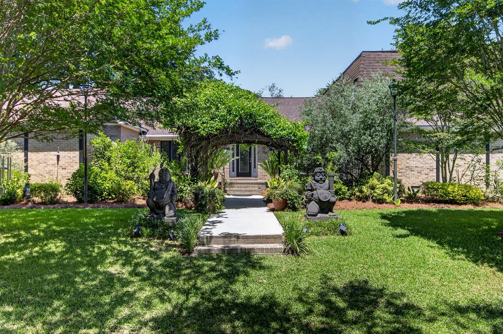 18 Old English Drive, Charleston, SC 29407
