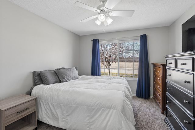 8733 Hanworth Drive, Johnston, IA 50131