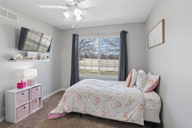 8733 Hanworth Drive, Johnston, IA 50131