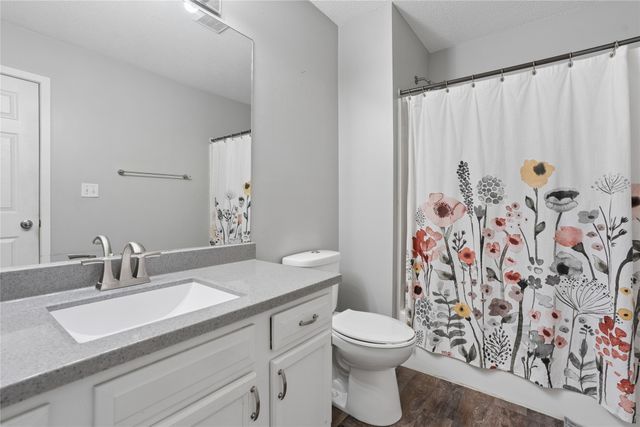 8733 Hanworth Drive, Johnston, IA 50131