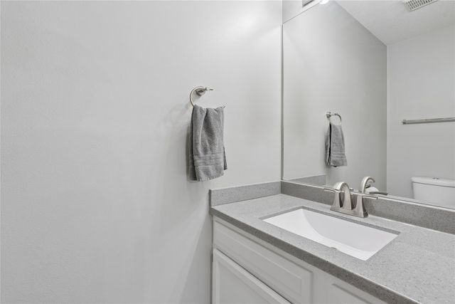 8733 Hanworth Drive, Johnston, IA 50131