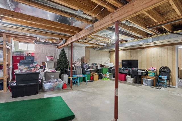 8733 Hanworth Drive, Johnston, IA 50131