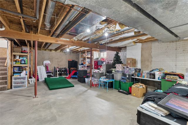 8733 Hanworth Drive, Johnston, IA 50131