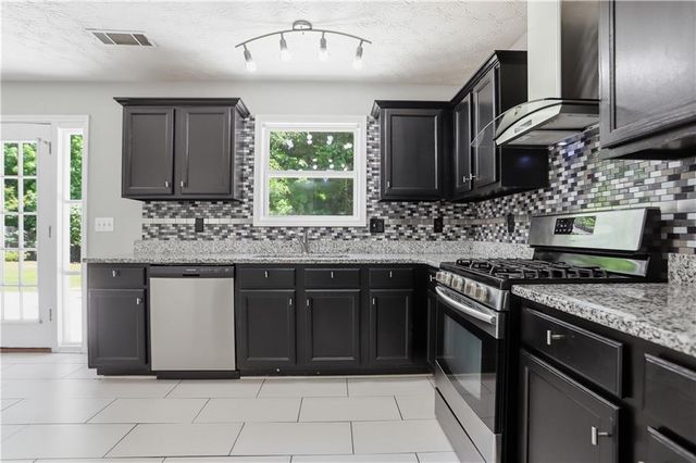 1241 Pine Acre Drive, Sugar Hill, GA 30518