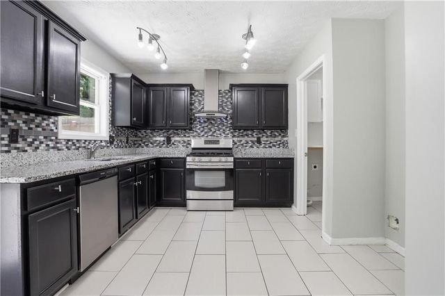 1241 Pine Acre Drive, Sugar Hill, GA 30518