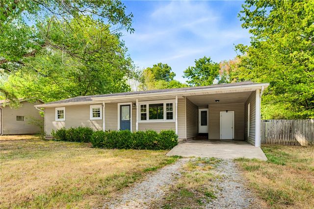 2324 Holly Street, Fayetteville, AR 72703