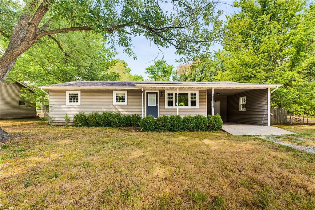 2324 Holly Street, Fayetteville, AR 72703