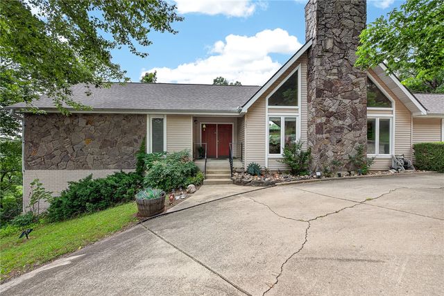297 Holiday Island Drive, Holiday Island, AR 72631