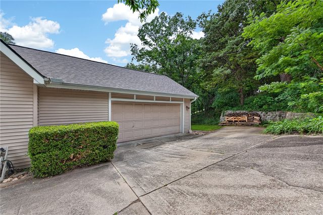 297 Holiday Island Drive, Holiday Island, AR 72631