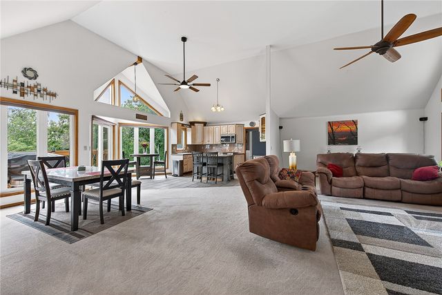 297 Holiday Island Drive, Holiday Island, AR 72631