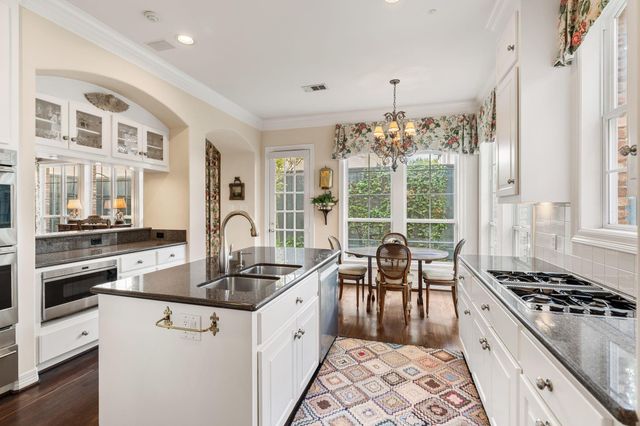 3 Homewood Row Lane, Houston, TX 77056