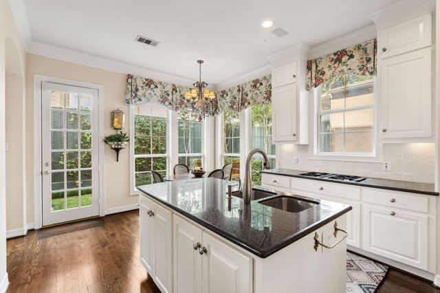 3 Homewood Row Lane, Houston, TX 77056
