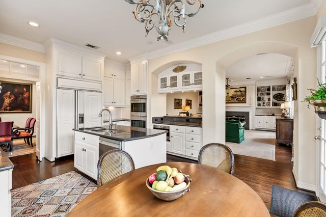 3 Homewood Row Lane, Houston, TX 77056
