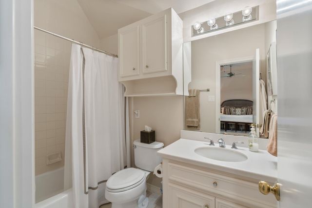 3 Homewood Row Lane, Houston, TX 77056