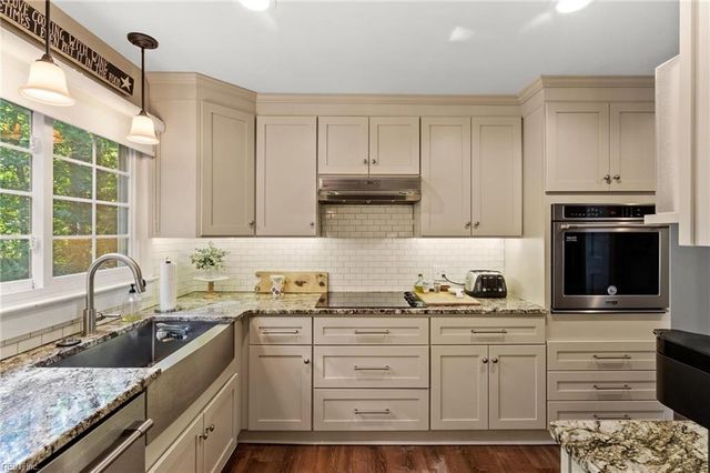 5998 Ladysmeade LN, Gloucester, VA 23061