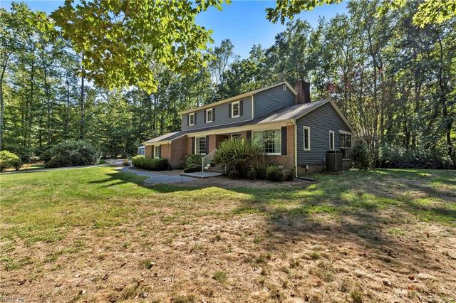5998 Ladysmeade LN, Gloucester, VA 23061