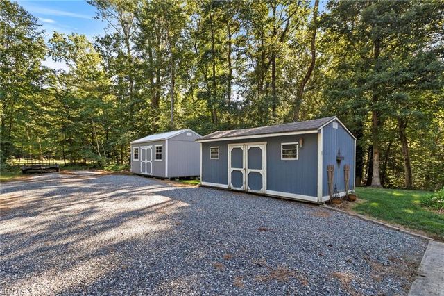 5998 Ladysmeade LN, Gloucester, VA 23061