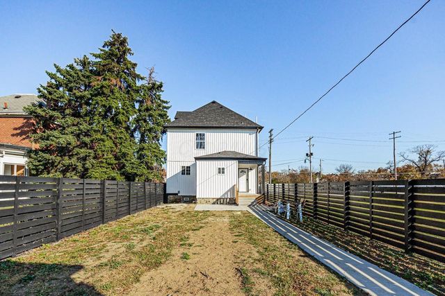 489 Saint Clair Avenue, Columbus, OH 43203