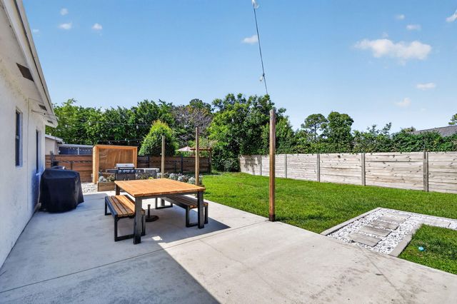 4911 Neros Drive, Greenacres, FL 33463