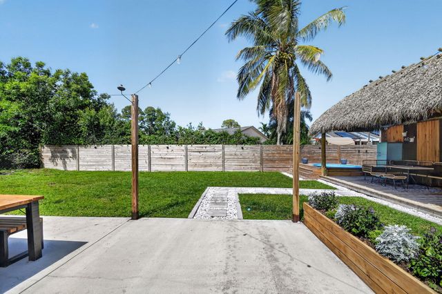 4911 Neros Drive, Greenacres, FL 33463