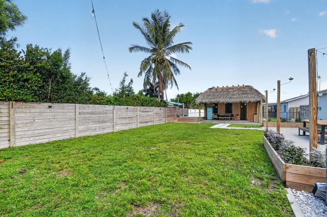 4911 Neros Drive, Greenacres, FL 33463
