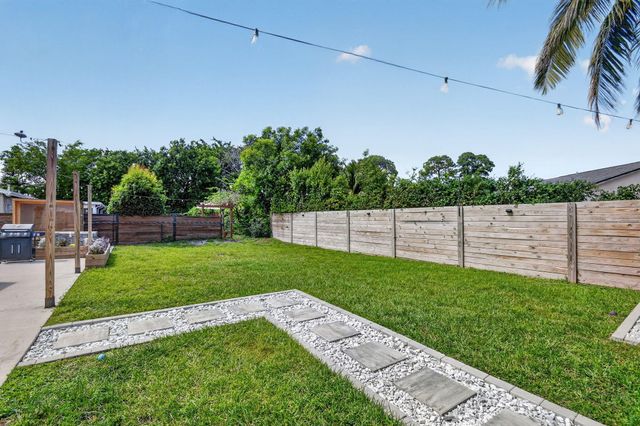 4911 Neros Drive, Greenacres, FL 33463